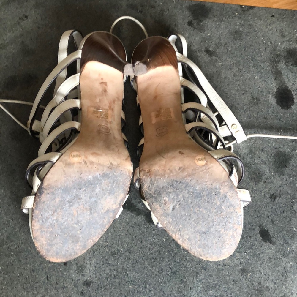 Heels - Picture 3 of 3